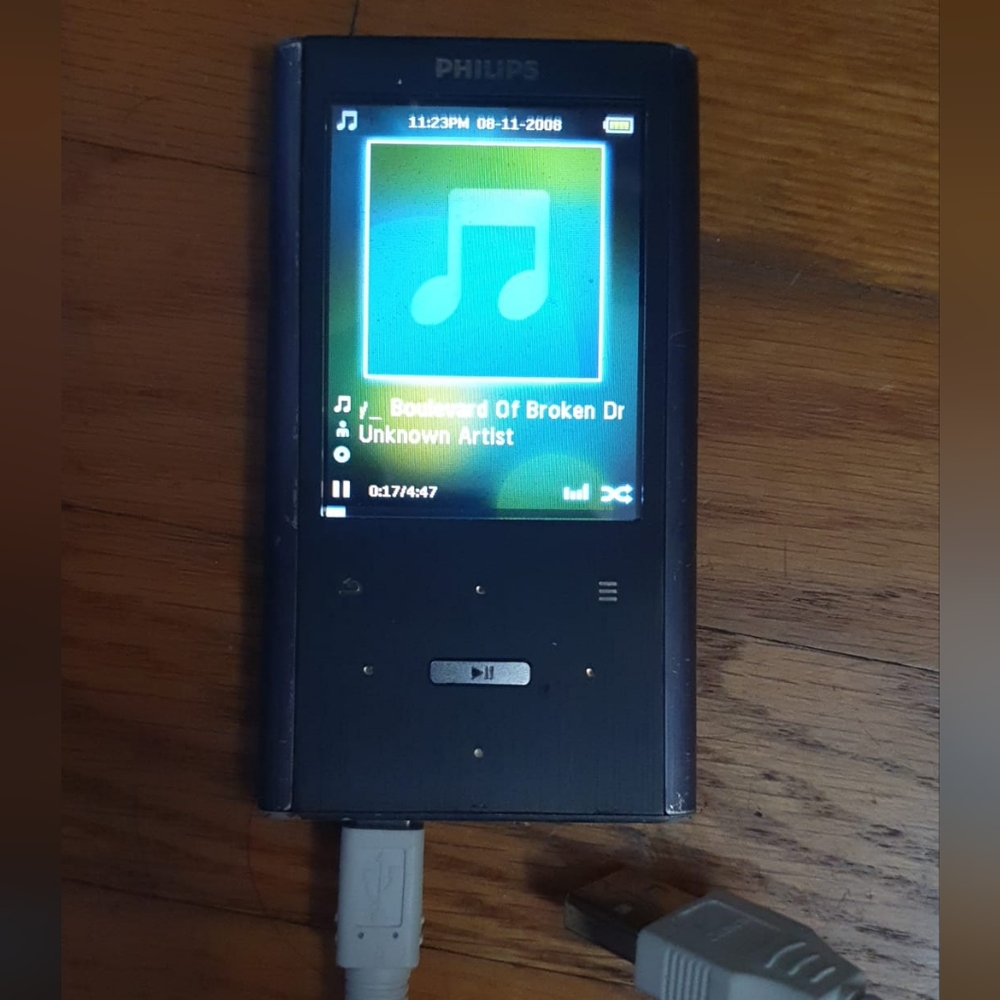 Philips GoGear Ariaz 16GB MP3 Video Player